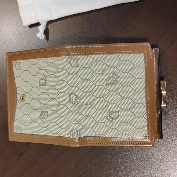 Christian Dior EUC+ Honeycomb Monogram Tan Leather Bifold Wallet (W79) - Picture 10 of 13